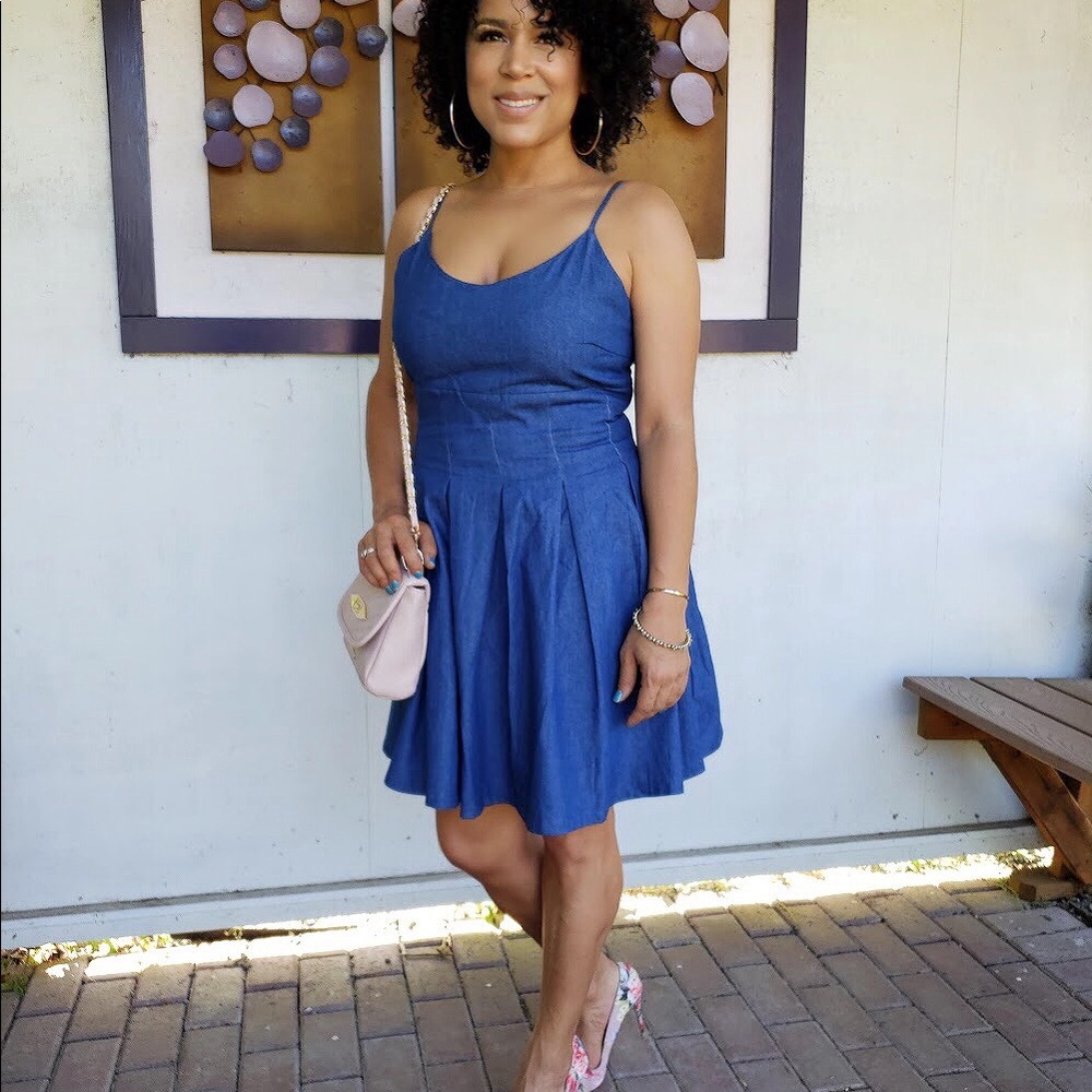 Blue denim mini dress w/spaghetti straps - Picture 5 of 8